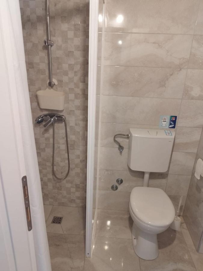 Apartments Mare - 150 M From Beach Brela Ngoại thất bức ảnh