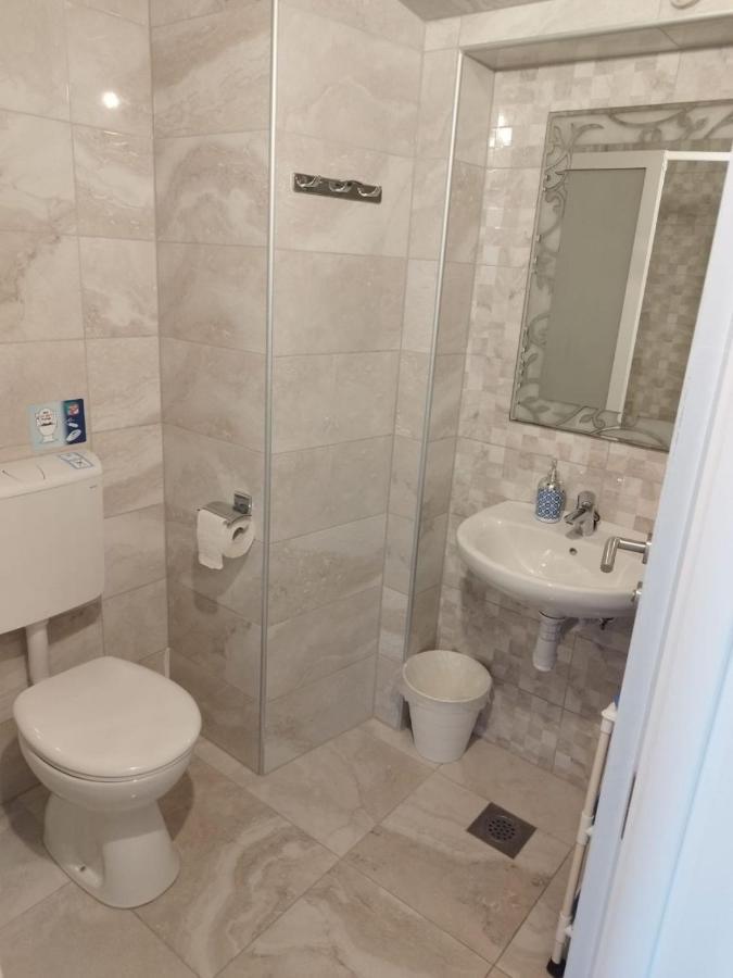 Apartments Mare - 150 M From Beach Brela Ngoại thất bức ảnh