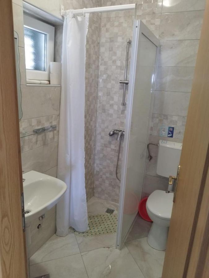 Apartments Mare - 150 M From Beach Brela Ngoại thất bức ảnh