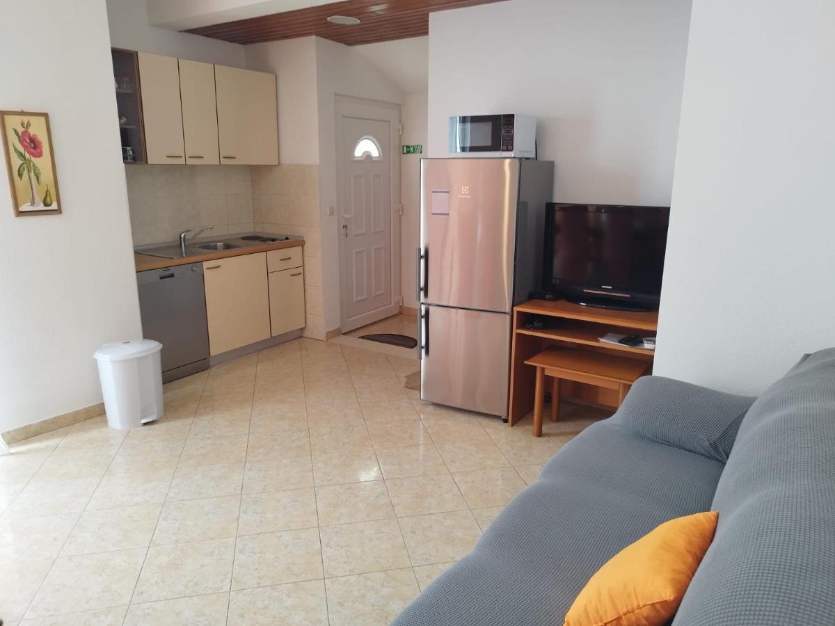Apartments Mare - 150 M From Beach Brela Ngoại thất bức ảnh