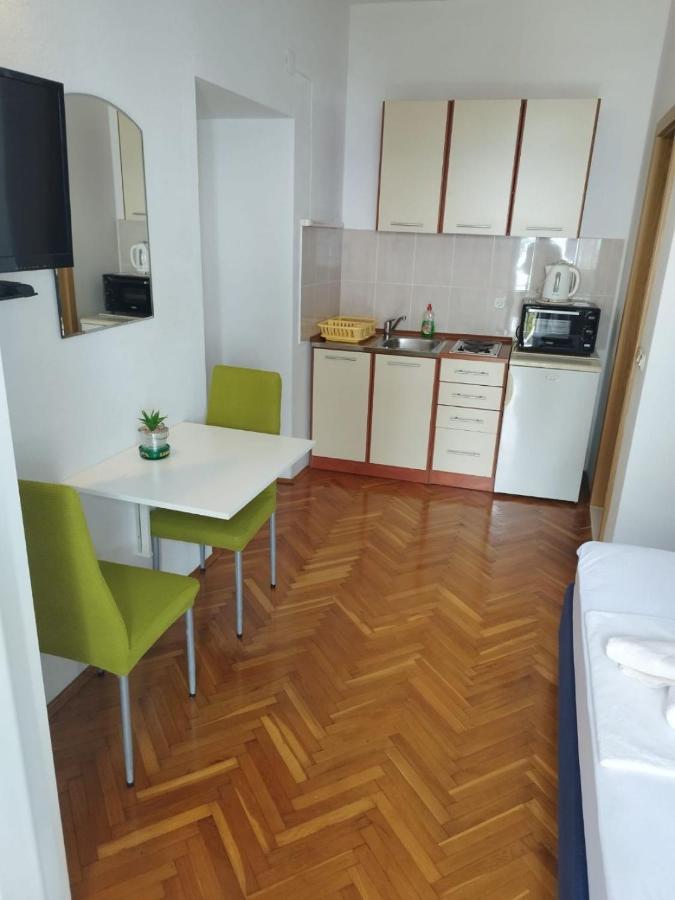 Apartments Mare - 150 M From Beach Brela Ngoại thất bức ảnh